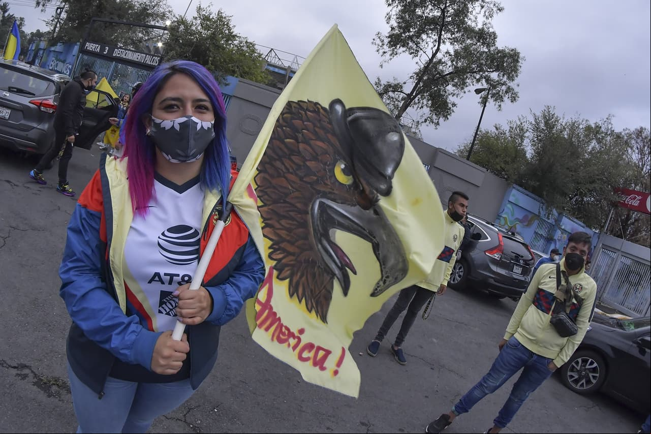 La afición se hizo presente en el Clásico Nacional | Hinchas de las Águilas olvidaron las recomendaciones del Club América y se dieron cita en el hotel de concentración y en el Azteca.