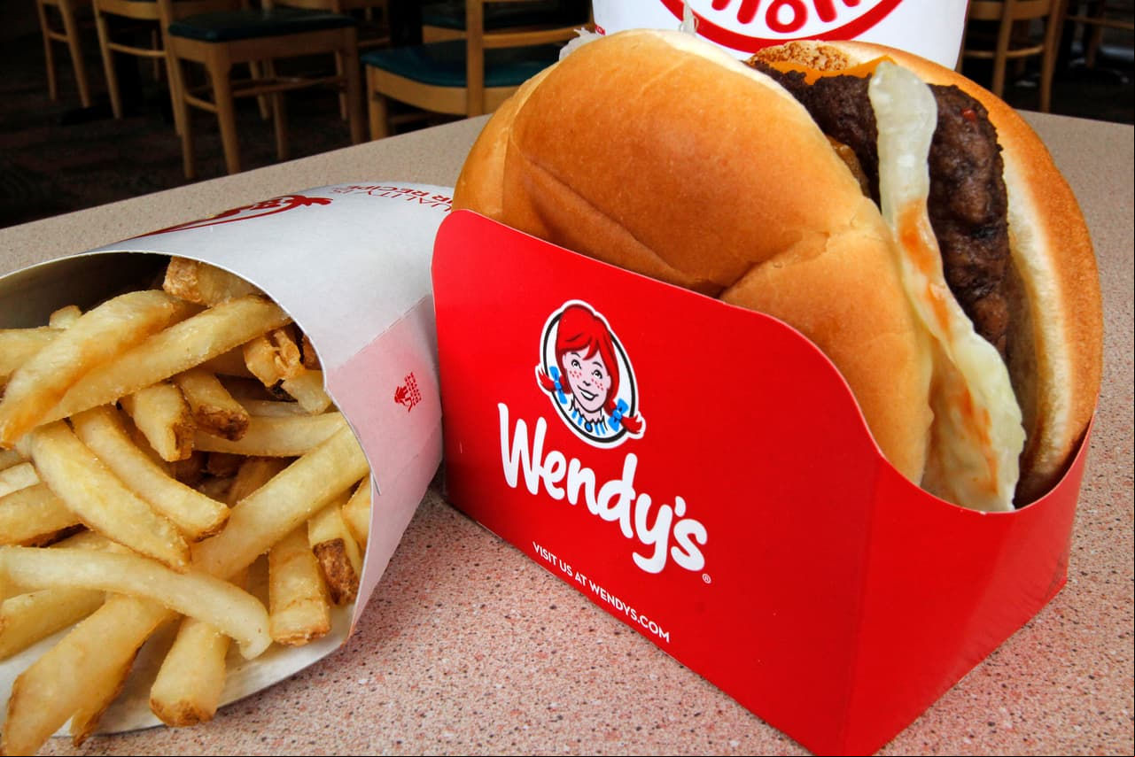 El neoyorquino que se hartó de que Wendy's y McDonald's no sirvan hamburguesas como las de la publicidad