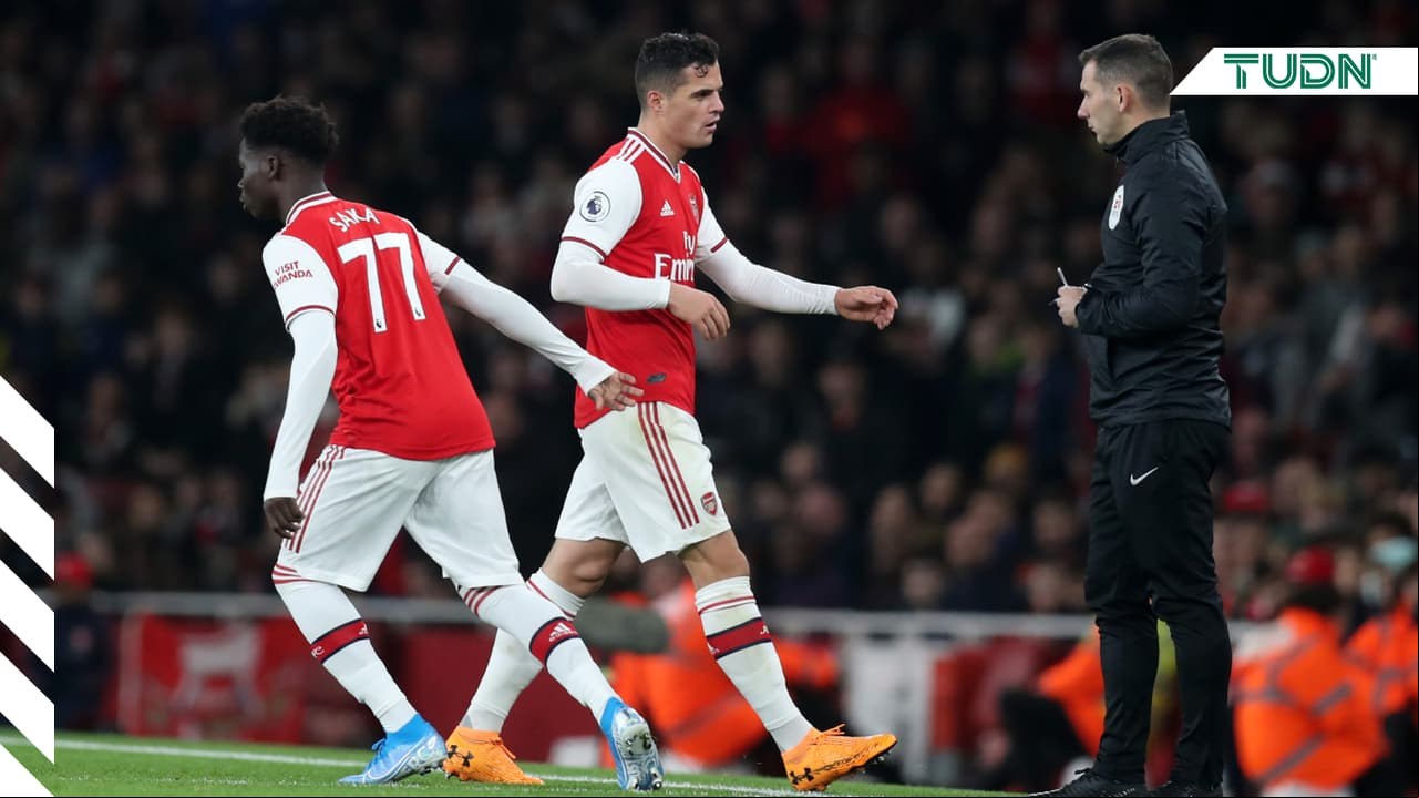 Momento en el que Granit Xhaka fue sustituido ante el Crystal Palace.