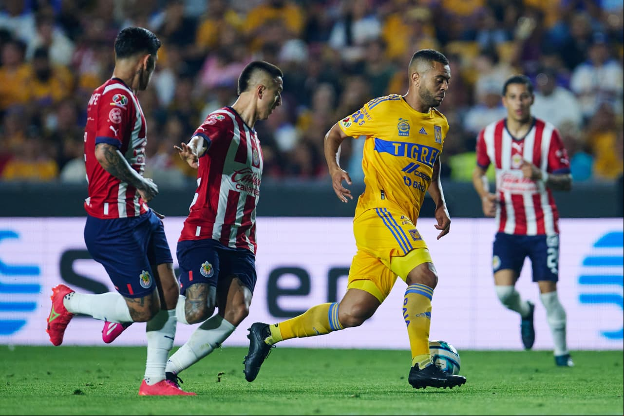 Chivas Rayadas de Guadalajara vuelven a hacerse fuertes de visita y logran su sexta victoria del torneo y arrebata el invicto a Tigres de la UANL en El Volcán tras el partido de la jornada 9 del Clausura 2023.