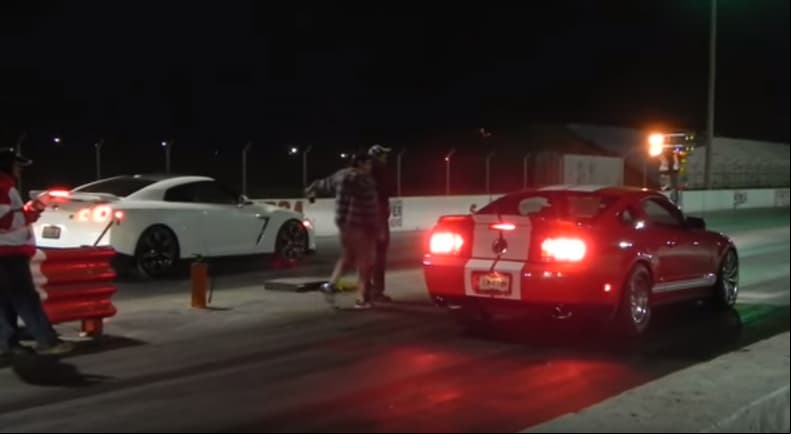 En YouTube es posible encontrar un video que muestra a Saúl Álvarez demostrando su pasión por la velocidad. Allí se lo ve corriendo en un Autódromo de Guadalajara, México, a bordo de un 
<b><a href="https://tudn.sitiodesbloquea.com/_next/image?url=https://st1.uvnimg.com/7a/f1/b9af62e843bca6350d4d37c3b0aa/speedmxyoutube.jpg&w=1280&q=75 1280w