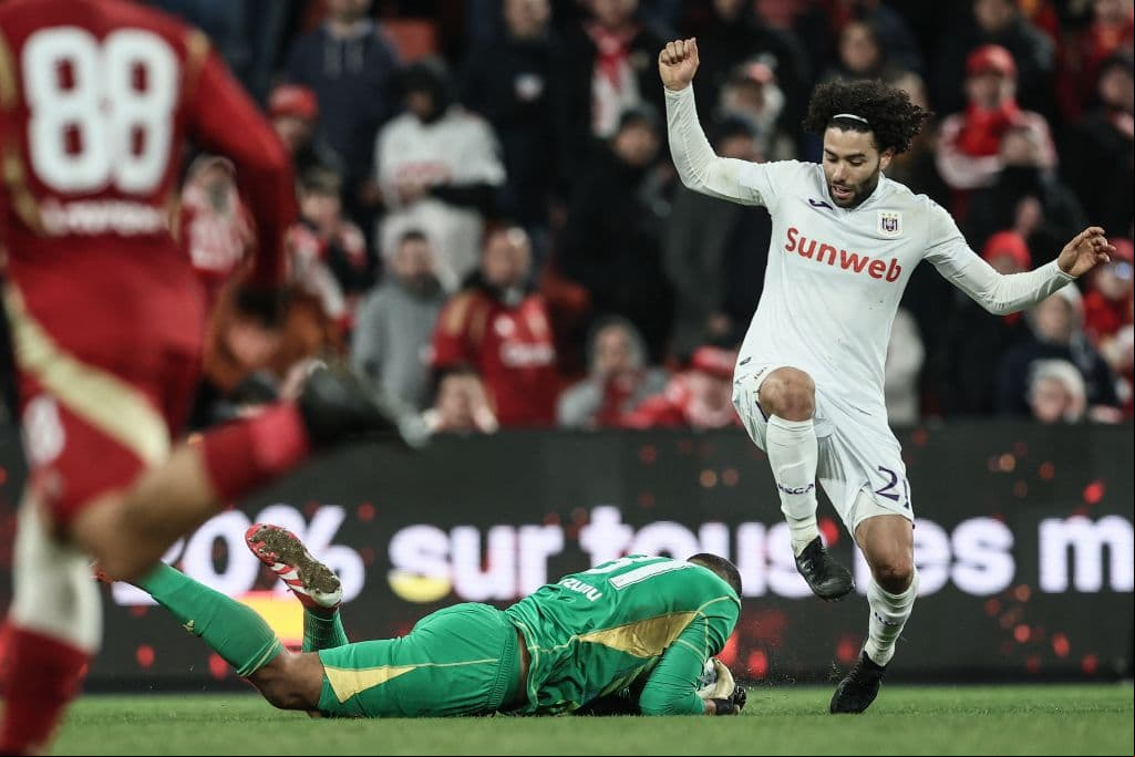 Chino Huerta tiene nuevo técnico en el Anderlecht