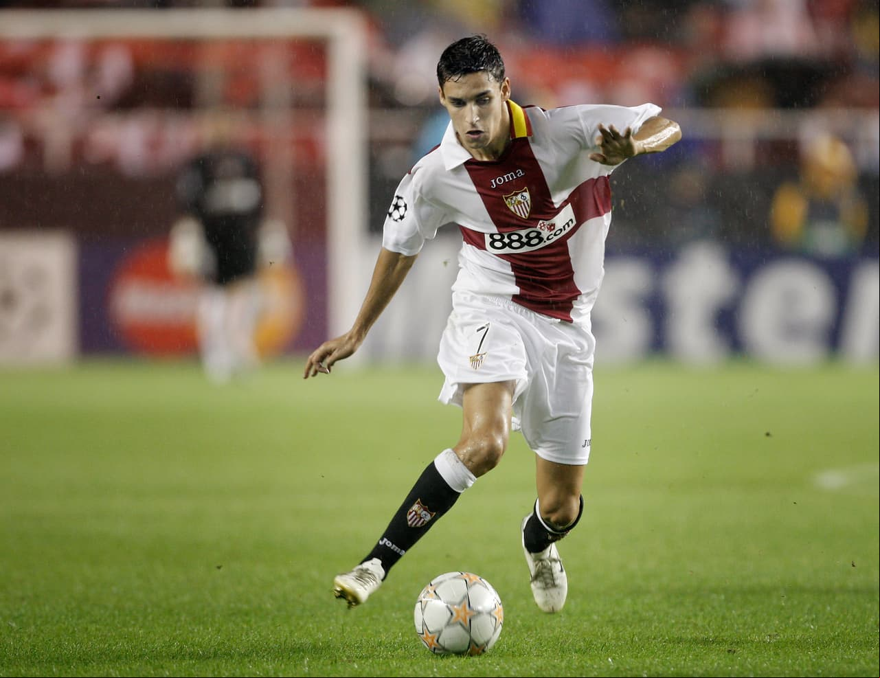 24) JESÚS NAVAS | Potencial: 87 | En 2007, Navas jugaba hacía cuatro años con el primer equipo del Sevilla a sus 21 años de edad, donde hizo una extensa carrera.