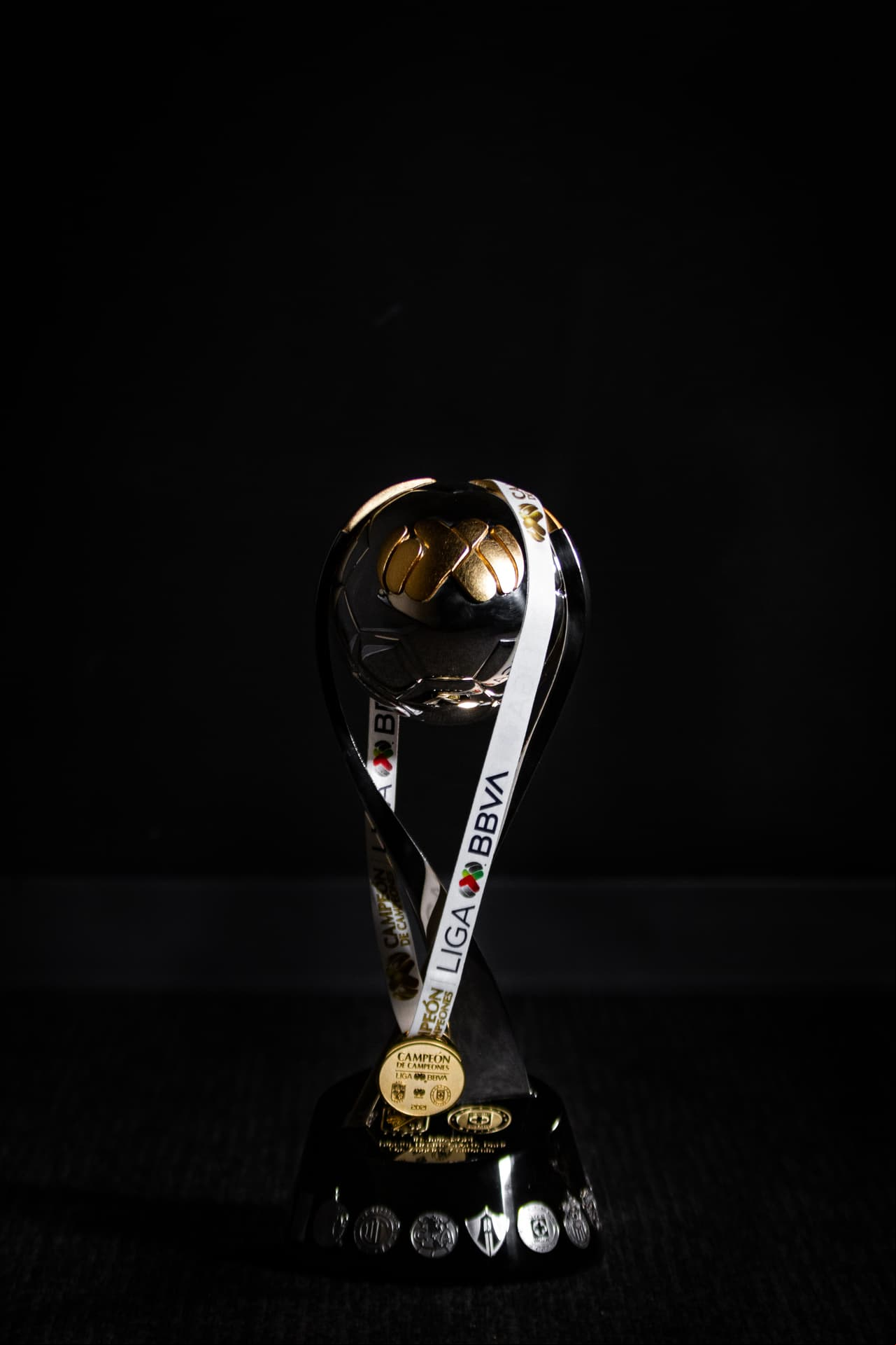 Cruz Azul y León se verán las caras este domingo para determinar quién ha sido el mejor equipo en el útimo año dentro del futbol mexicano.
