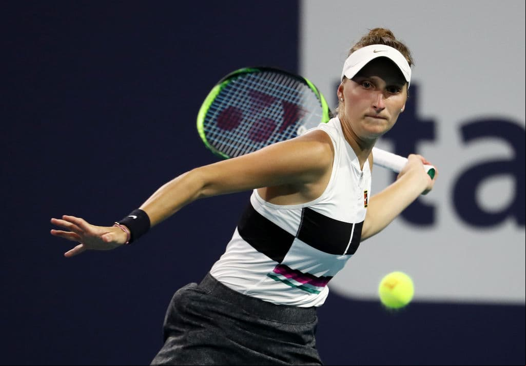 Mientras tanto, por la tarde, en duelo de tenistas de la República Checa, Marketa Vondrousova se enfrentó a su compatriota Karolina Pliskovaen la ronda de los Cuartos de Final.