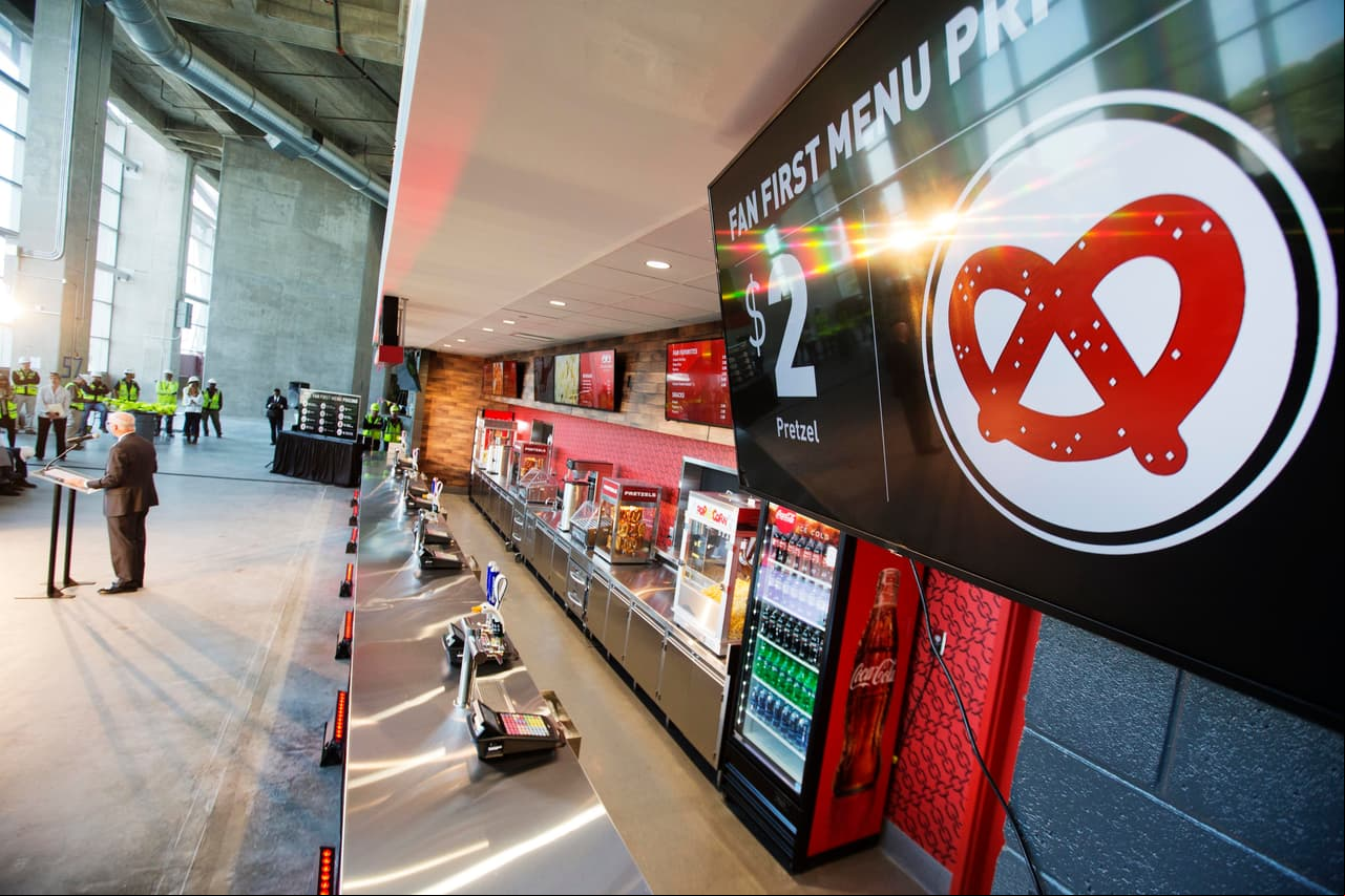 El nuevo Mercedes-Bebz Stadium en Atlanta será sede del NCAA Final Four y en 2018 del Campeonato Nacional del futbol americano colegial.
