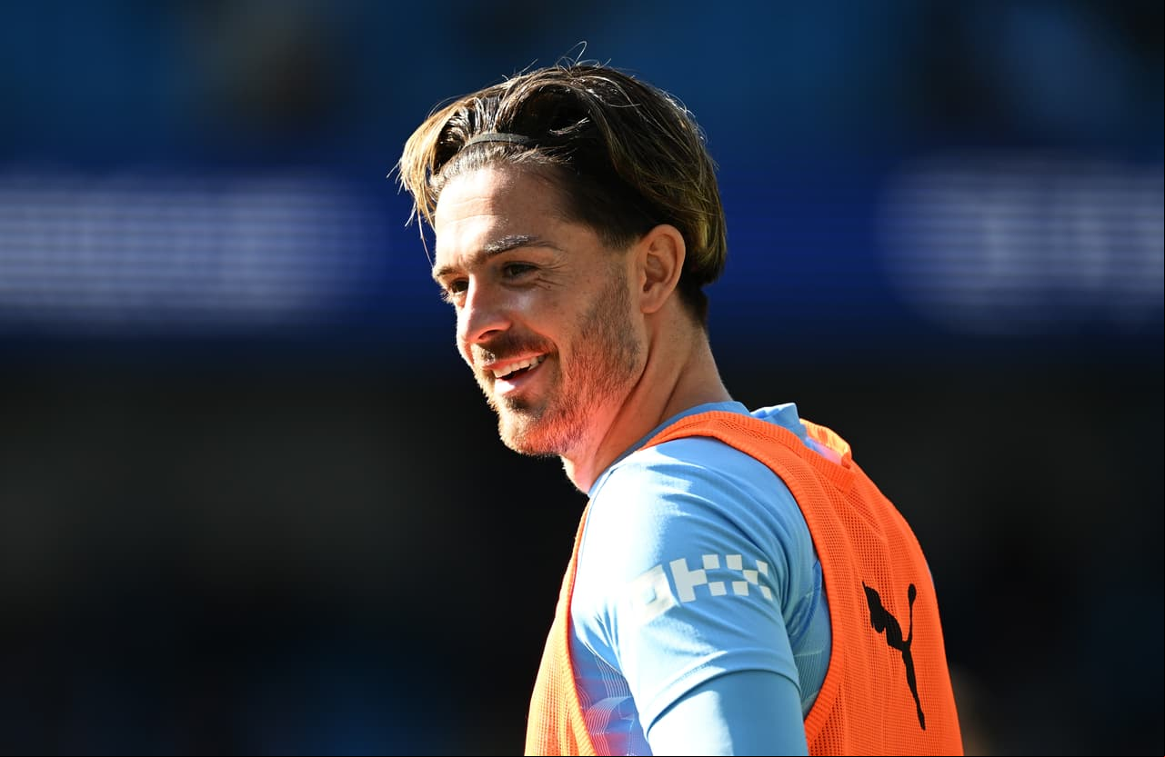 Jack Grealish clasifica la comida para su cena de Noche Buena