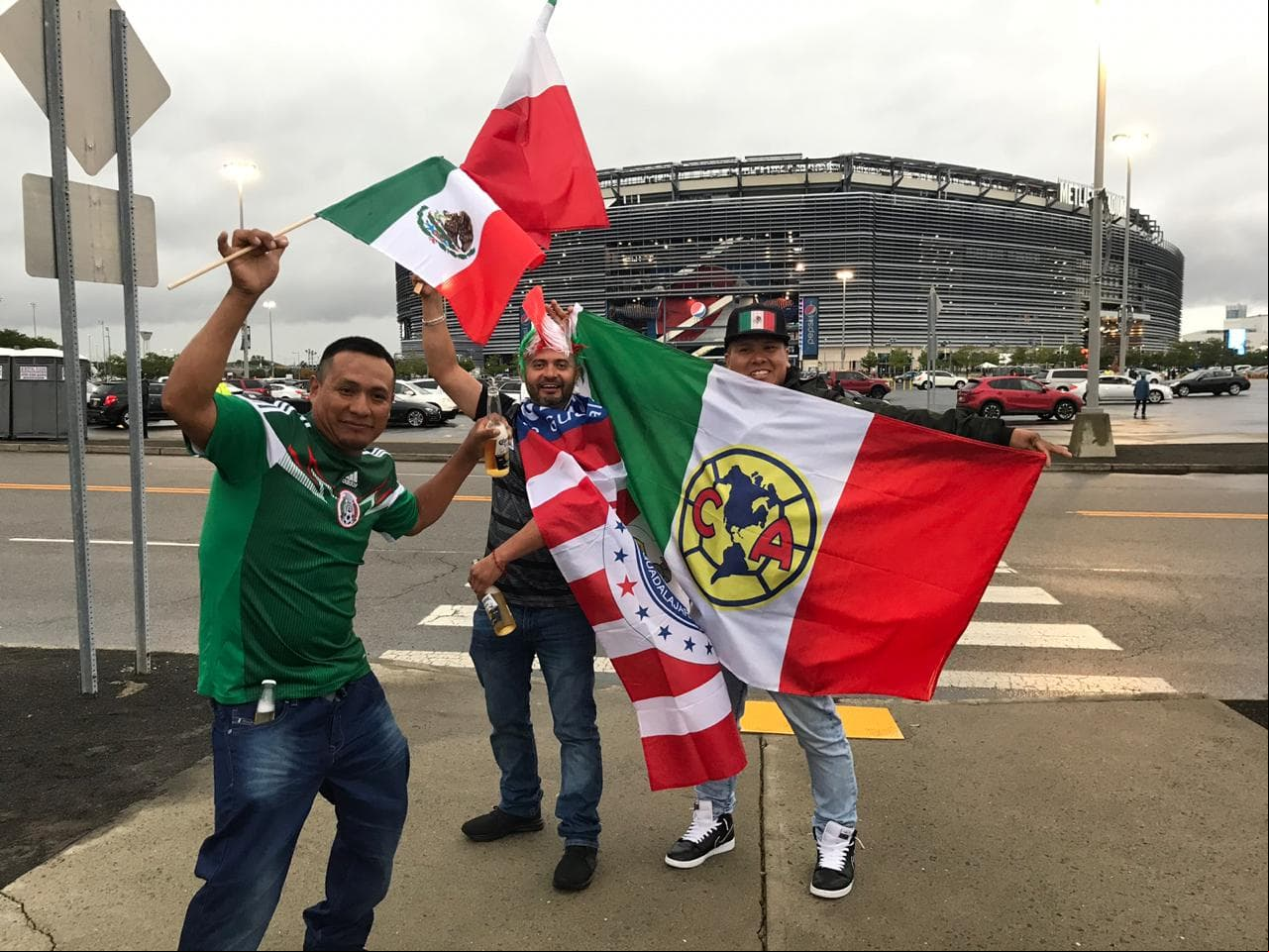 Así se encuentra el ambiente en el MetLife Stadium para el ¡Choque de Gigantes!