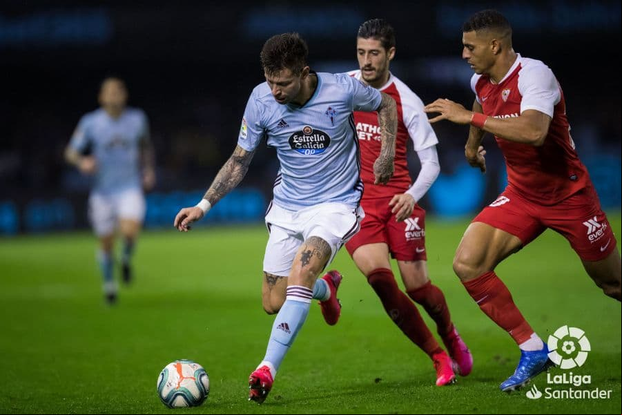 El Celta de Vigo vino de atrás para sacar los tres puntos sobre el Sevilla que fue al frente muy pronto pero terminó cayendo 2-1 con goles de Aspas y Sisto.