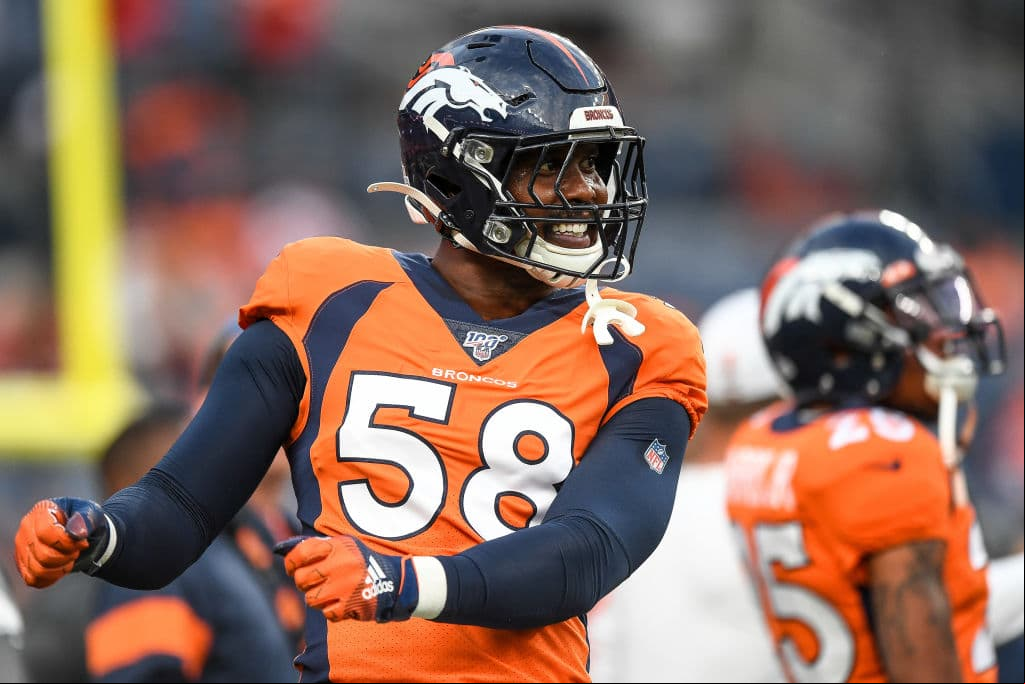 Como interior linebacker, Von Miller de Denver Broncos.
