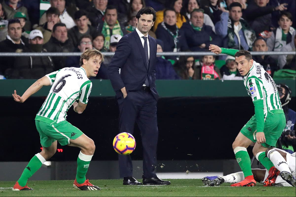 Al minuto 84 fue reemplazado Andrés Guardado (derecha) cuando el marcador estaba igualado 1-1.