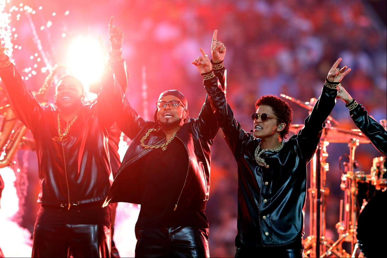 Disfruta de más imágenes del Medio tiempo del Super Bowl 50.