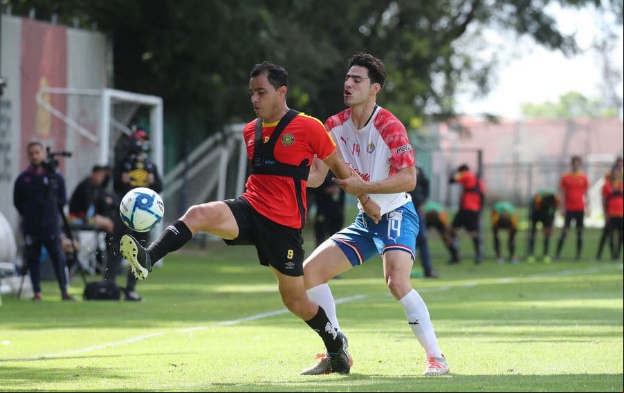 Chivas vs Leones Negros