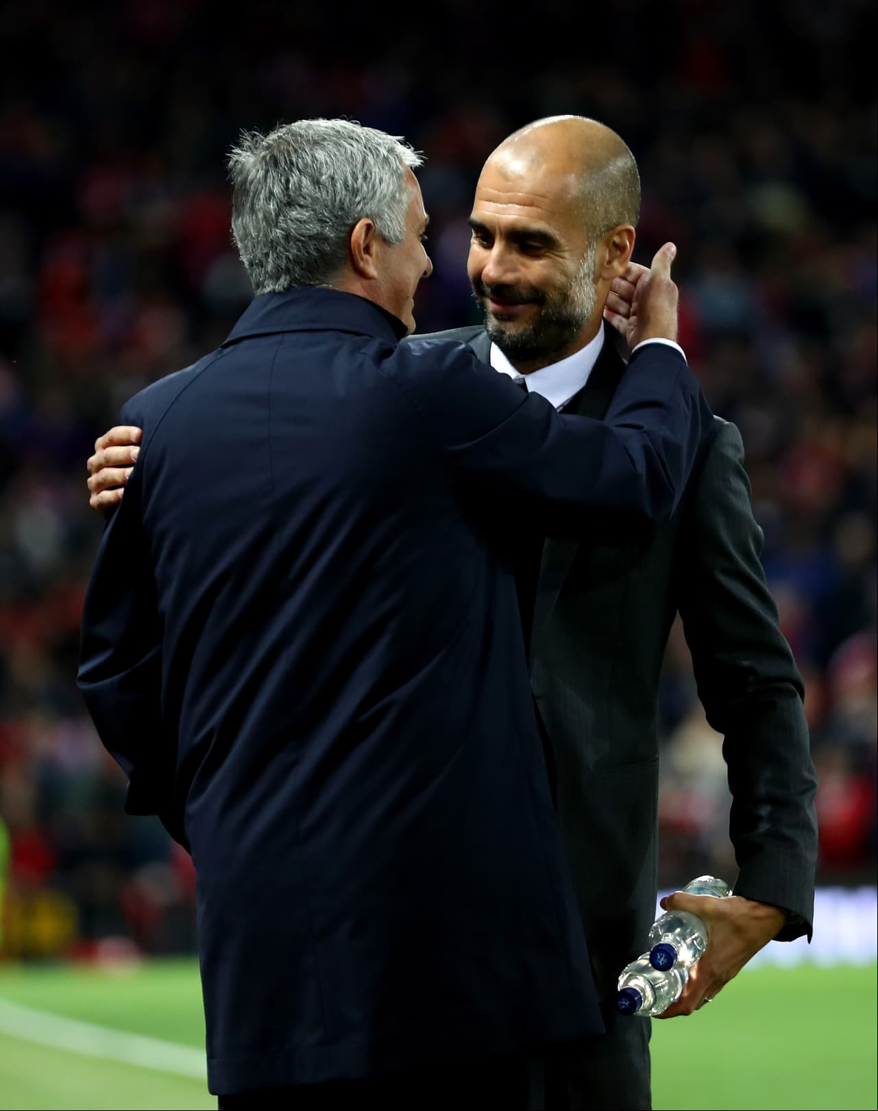 El encuentro, en medio de sonrisas mutuas y bromas, se dio antes del comienzo de los octavos de final de la Copa de la Liga.