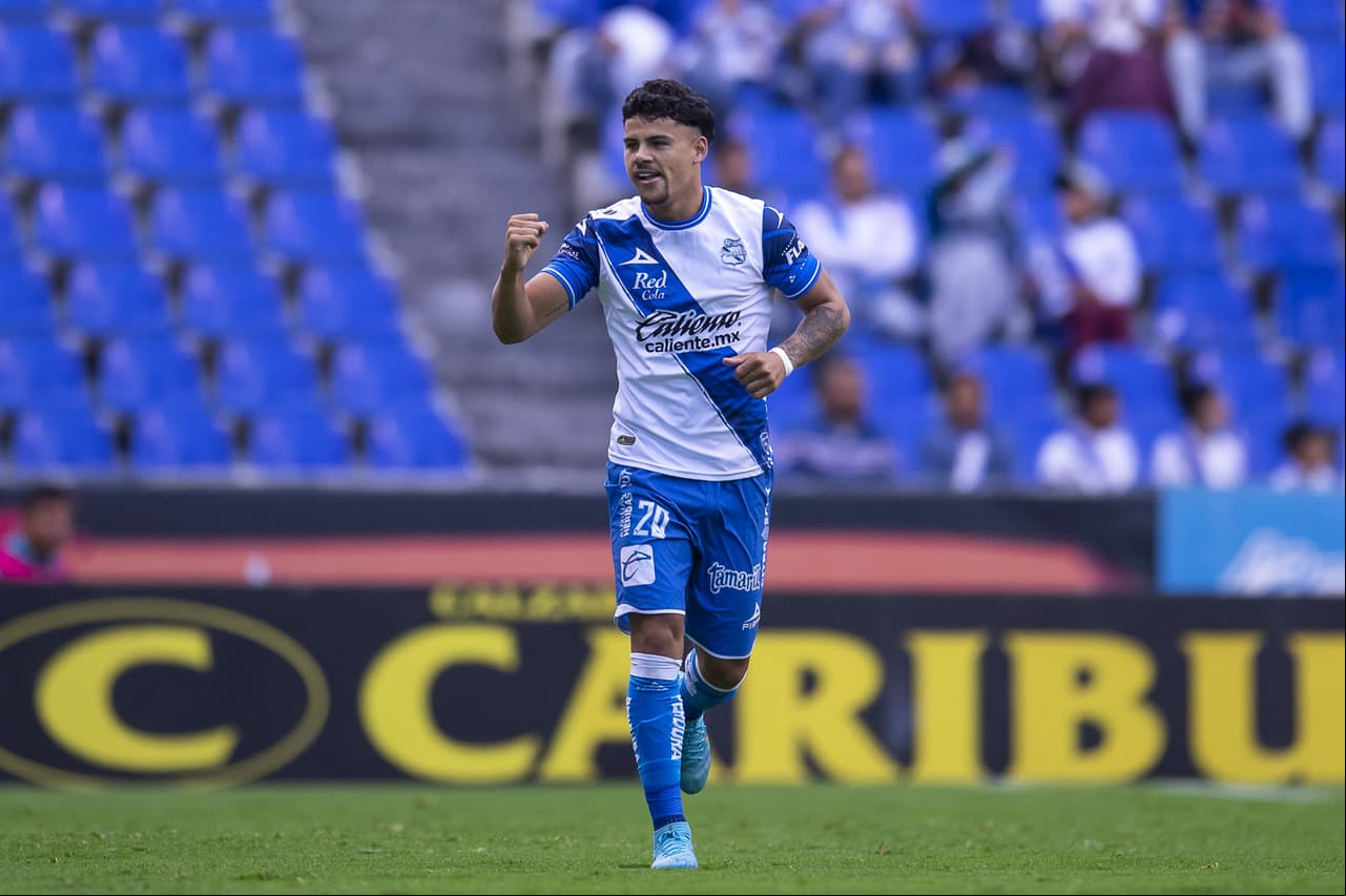 Maxi Araújo inauguró el marcador con solo dos minutos de haber iniciado el partido.