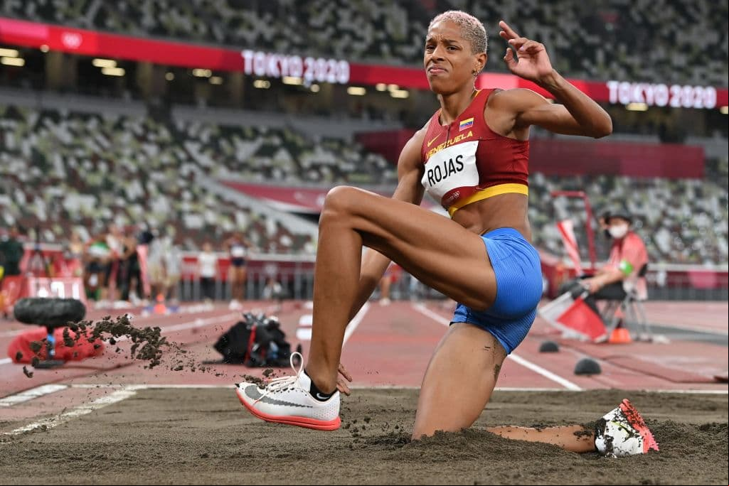 Con record mundial, la venezolana Yulimar Rojas gana el oro en triple salto