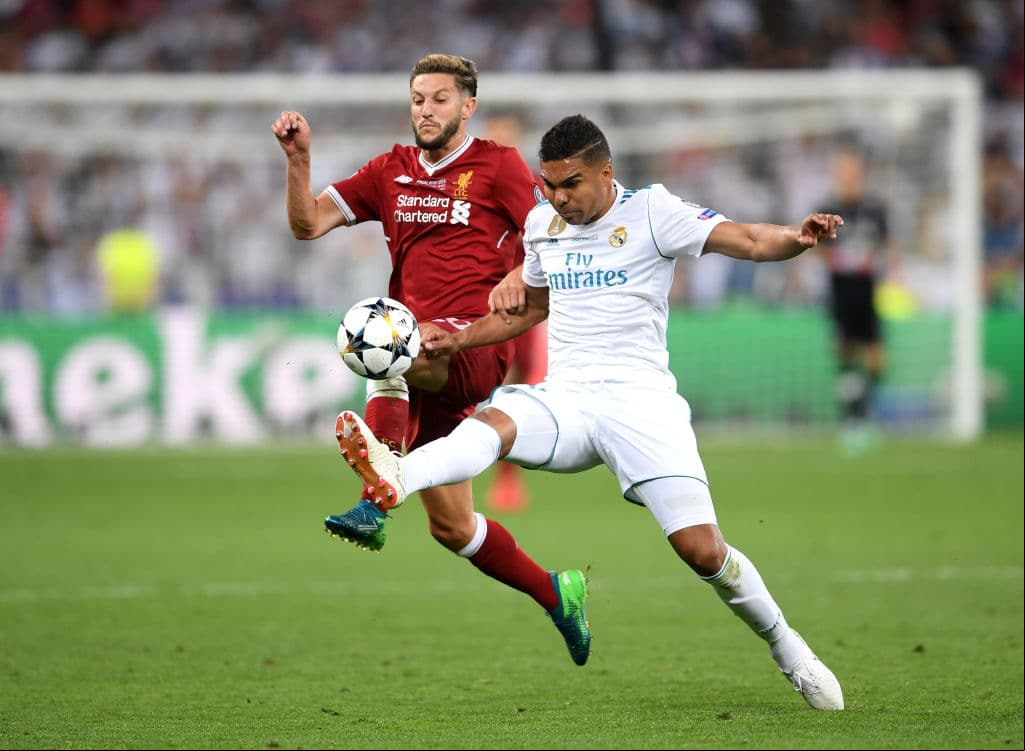 El contención del Real Madrid, el brasileño Casemiro, se ha ganado una reputación como de lo mejor de Europa en su posición. A sus compañeros de la última línea de defensa les facilita el trabajo.