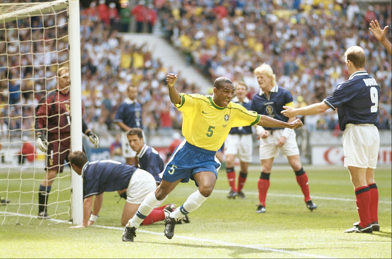 Escocia en los mundiales nunca superó la primera fase y lo curioso es que ahora que hay más cupos es cuando ha tenido su sequía mundialista.