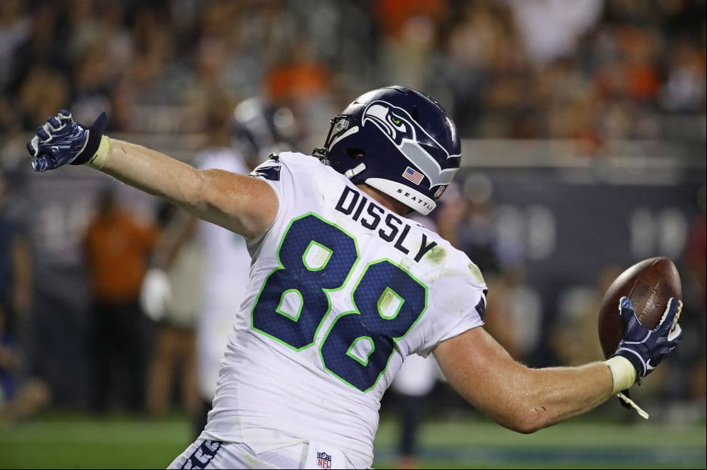 Wilson se conectó con el ala cerrada novato Will Dissly con un pase de dos yardas para poner el marcador definitivo 24-17.