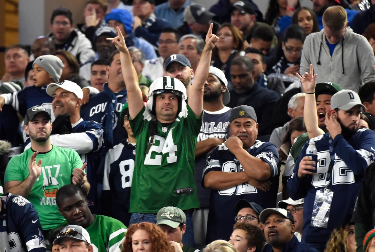 El espíritu navideño y competitivo a todo lo que da en la Semana 15 de la NFL. Checa las mejores imágenes.