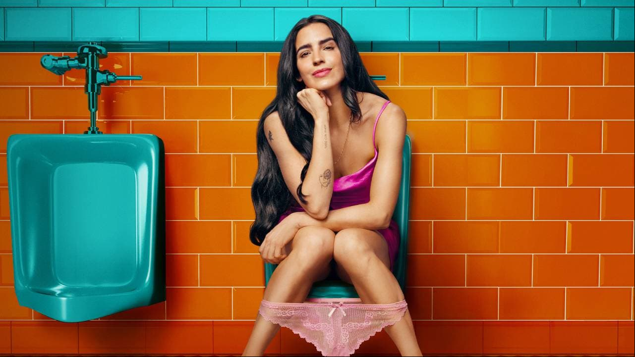 Bárbara de Regil protagoniza LALOLA, una divertida serie de ViX