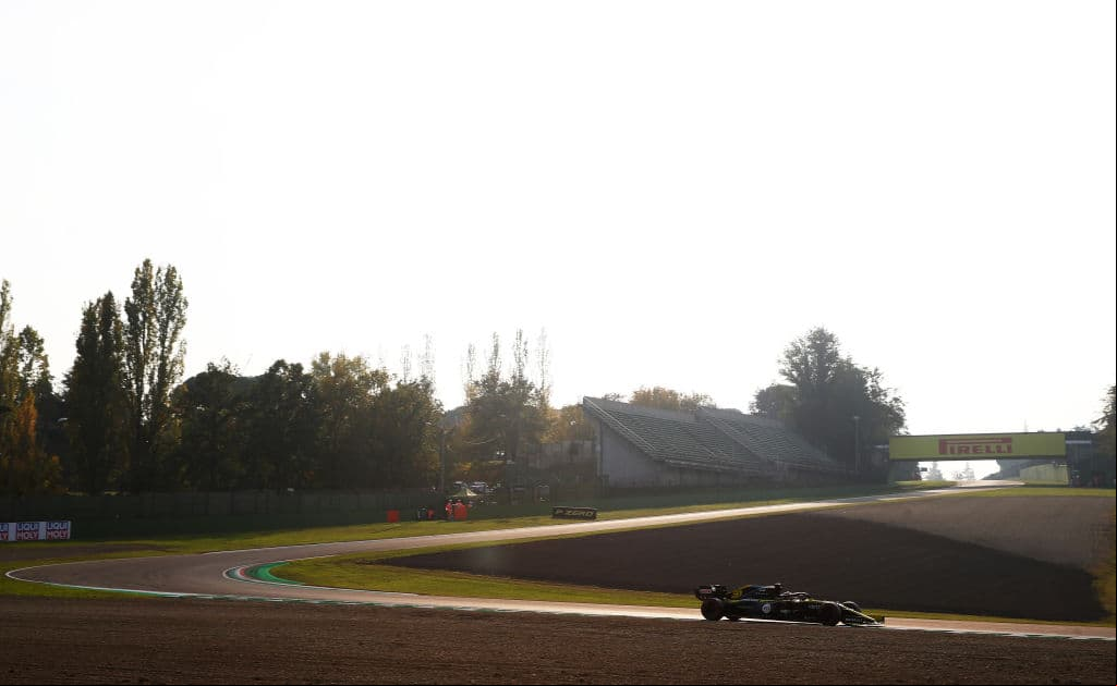 Bottas, Hamilton, Verstappen, Gasly, Ricciardo, Albon, Leclerc, Kvyat, Norris y Sainz, completan los primeros diez de la parrilla. Sergio Pérez iniciará como decimoprimero y su coequipero, Stroll, arrancará decimoquinto.