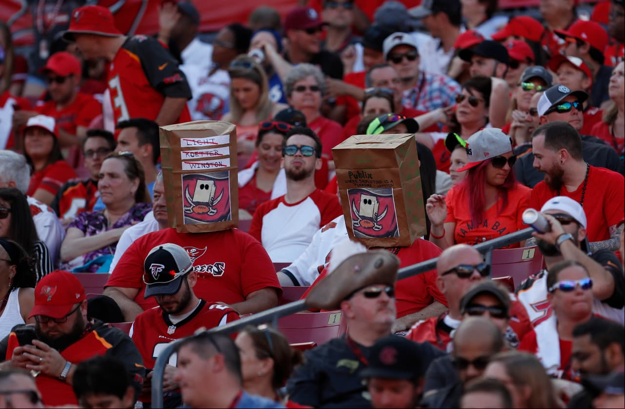 ¡Vergüenza! Es lo único que pueden sentir los fanáticos de los Tampa Bay Buccaneers tras una terrible temporada.