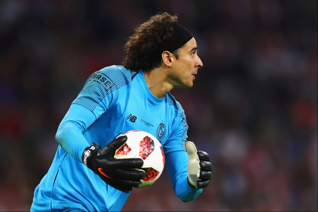 En 2011 Guillermo Ochoa se fue para jugar con el Ajaccio de la Ligue 1, en ese entonces, fue una transferencia libre. Actualmente juega para el Standard de Lieja en Bélgica.