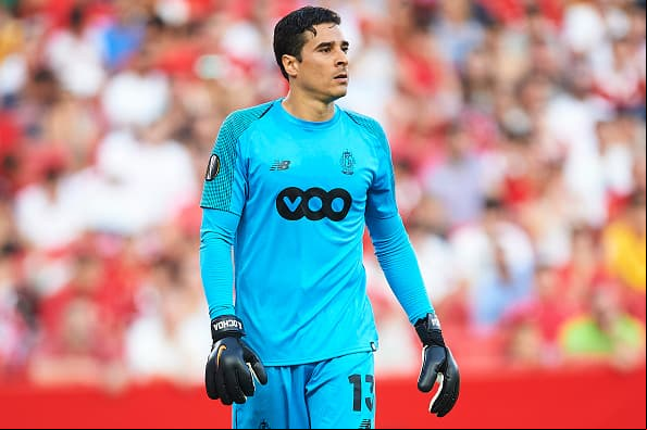 . El arquero del Standard Lieja de encuentra como @yosoy8a siguiendo a 340 cuentas y con 437 posteos.