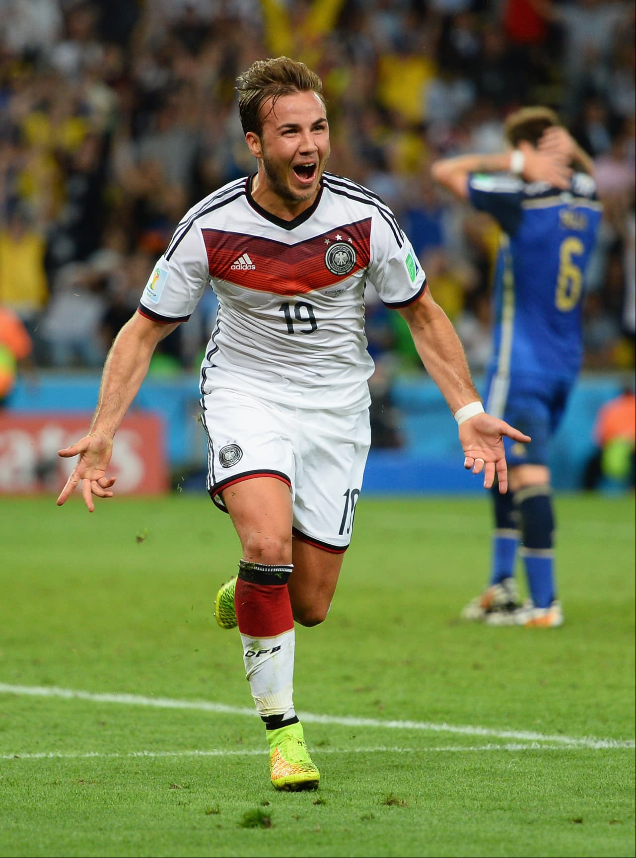 La rara enfermedad que apartó a Mario Götze de los campos también merece una historia aparte: '
<a href="http://www.univision.com/deportes/futbol/alemania/mario-gotze-de-wunderkid-a-jugador-peleando-por-salvar-su-carrera-fotos" target="_blank">Luchando por salvar su carrera'</a>.