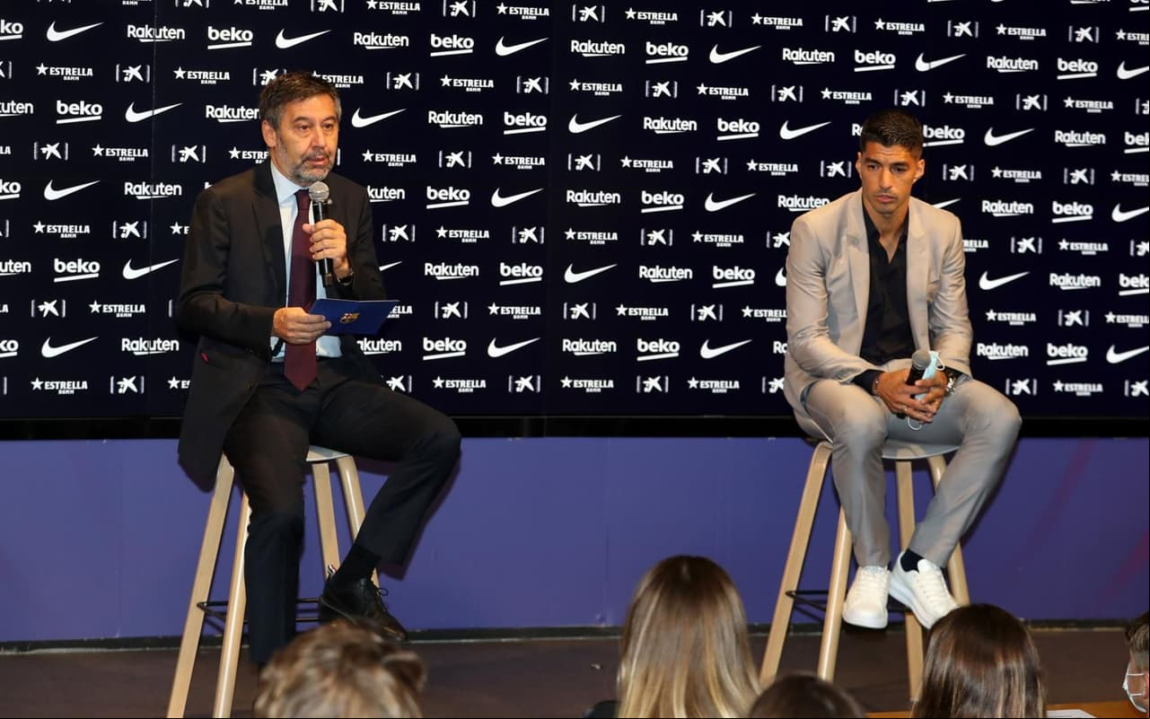 Entre lágrimas y palabras emotivas, el uruguayo se despidió del club al cual perteneció por seis años y siendo el tercer máximo anotador en la historia del Barcelona.