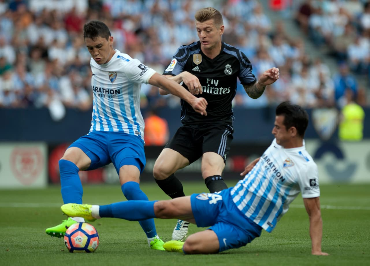 Málaga puso todo su ímpetu para competir ante el poderoso Real Madrid frente a su público.