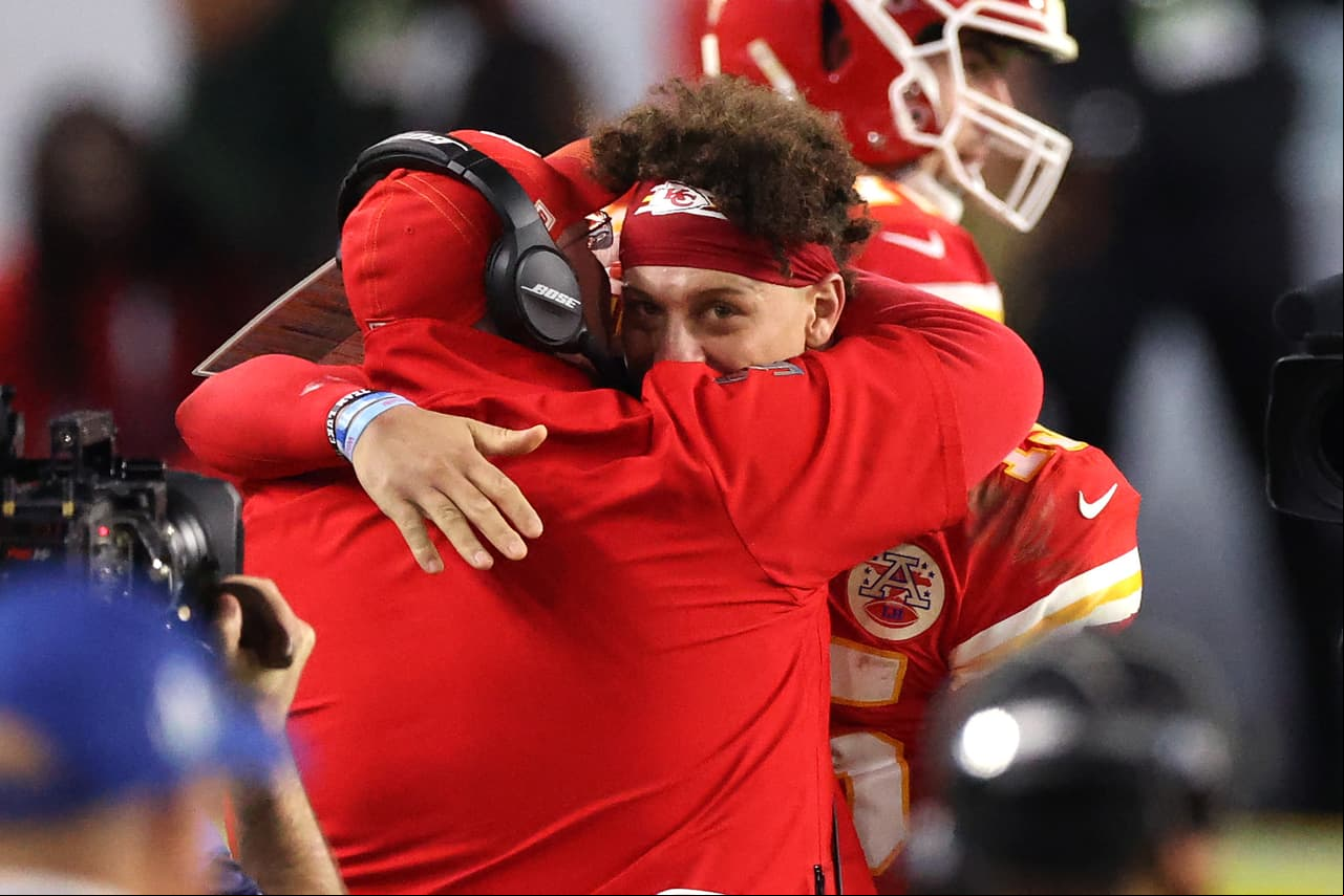 Así se presentó el festejo de los Chiefs desde los minutos finales del partido, hasta el clásico baño al head coach, Andy Reid y también la celebración con el Vince Lobardi.