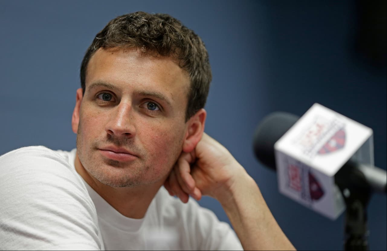Ryan Lochte le copia el look a Lionel Messi