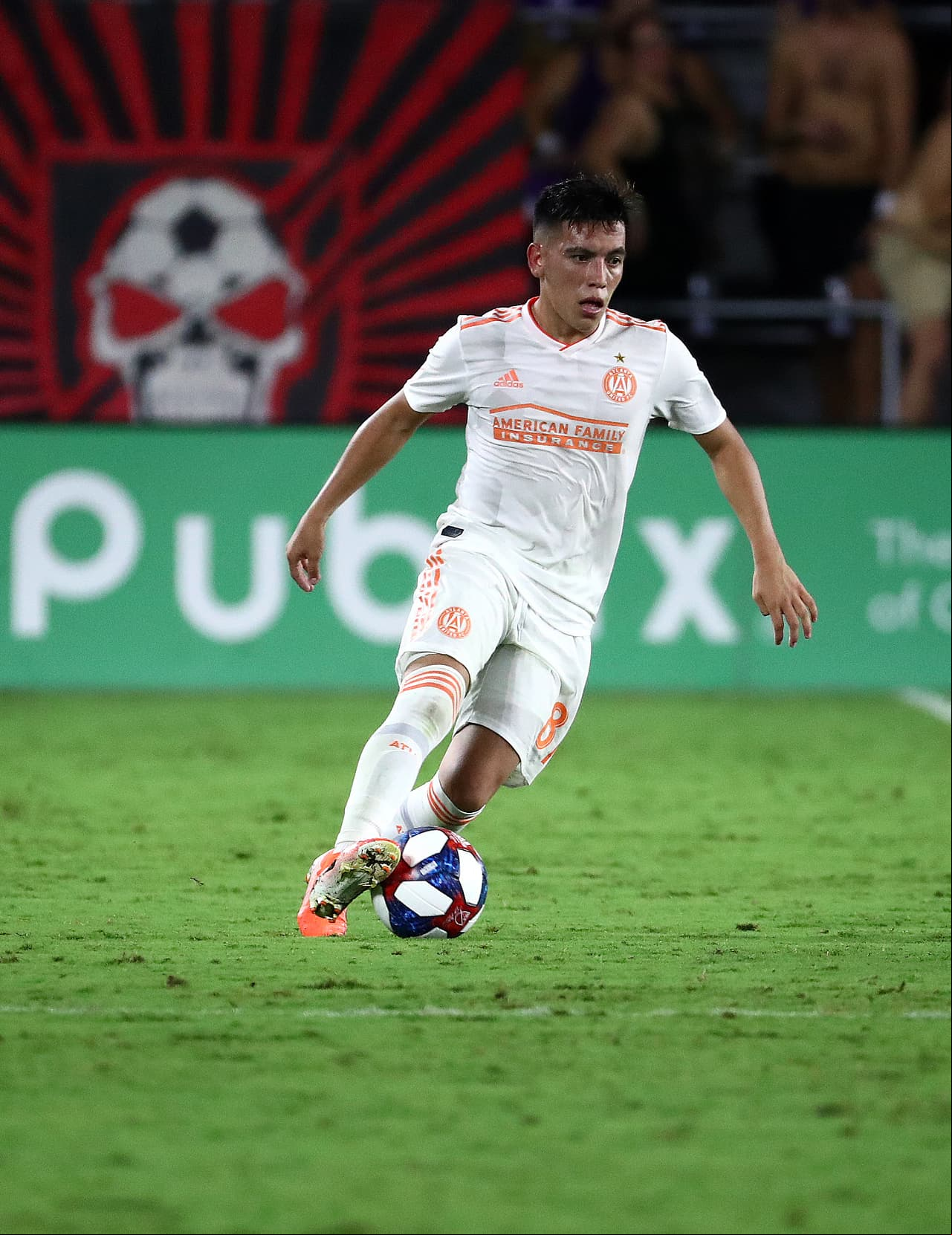 A Atlanta United no hay quien lo pare. Y a Ezequiel Barco tampoco. El joven volante ofensivo argentino asisti´o en el gol de Josef Martínez con el que 'las Cinco Bandas' derrotaron por 1-0 a 'los Leones' de Orlando.