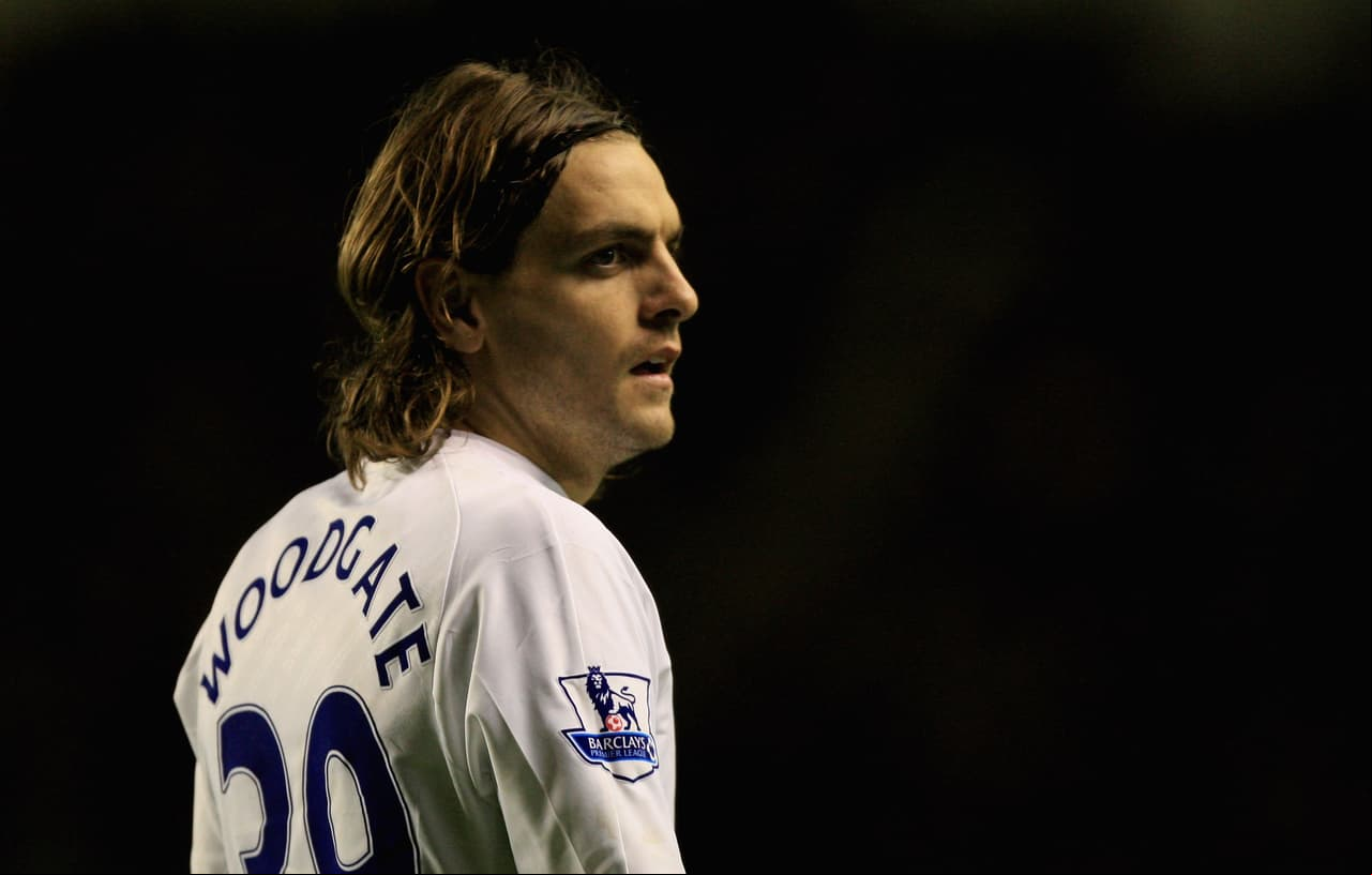 Jonathan Woodgate pasó del Newcastle United al Real Madrid, donde jugó muy poco y decepcionó por culpa de una lesión de rodilla. Se regresó a Inglaterra para jugar con equipos de media tabla.