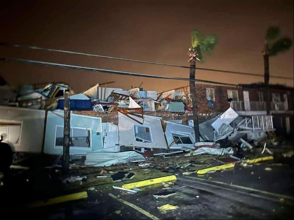 Tornados, fuertes nevadas y tormentas dejan al menos 4 muertes, cierres de carreteras y escuelas