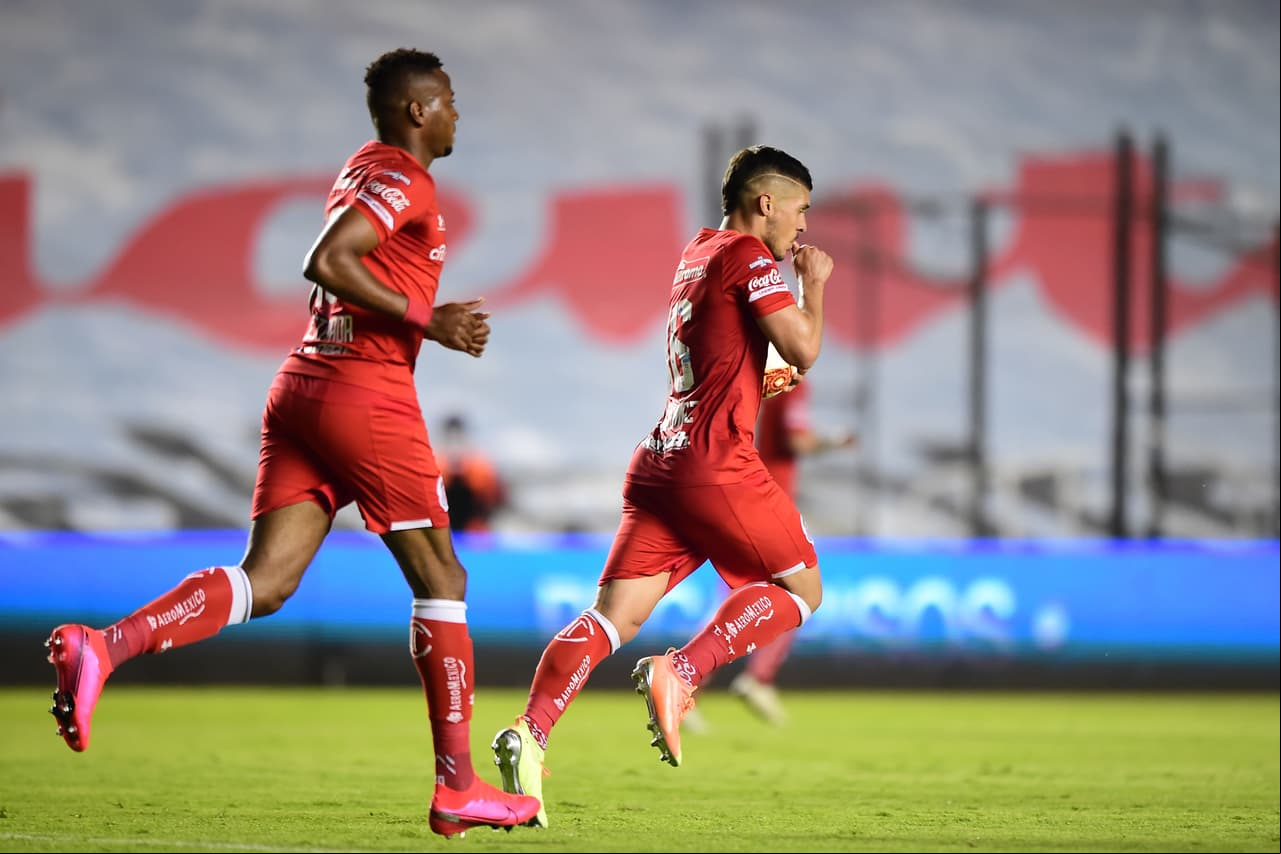 Javier Guemez saca un riflazo y consigue el gol de la honra