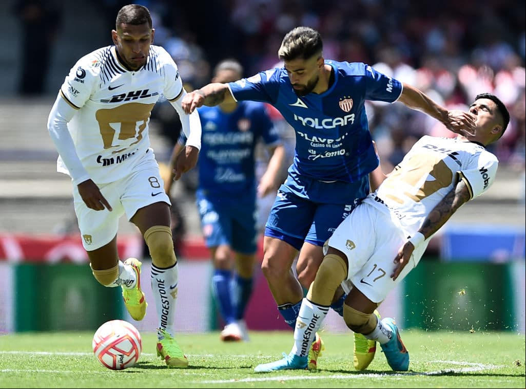 Un golazo de volea de Adrián Aldrete en el primer tiempo bastó para que Pumas sumara ante Necaxa su primer triunfo en el Apertura 2022 de la Liga MX.