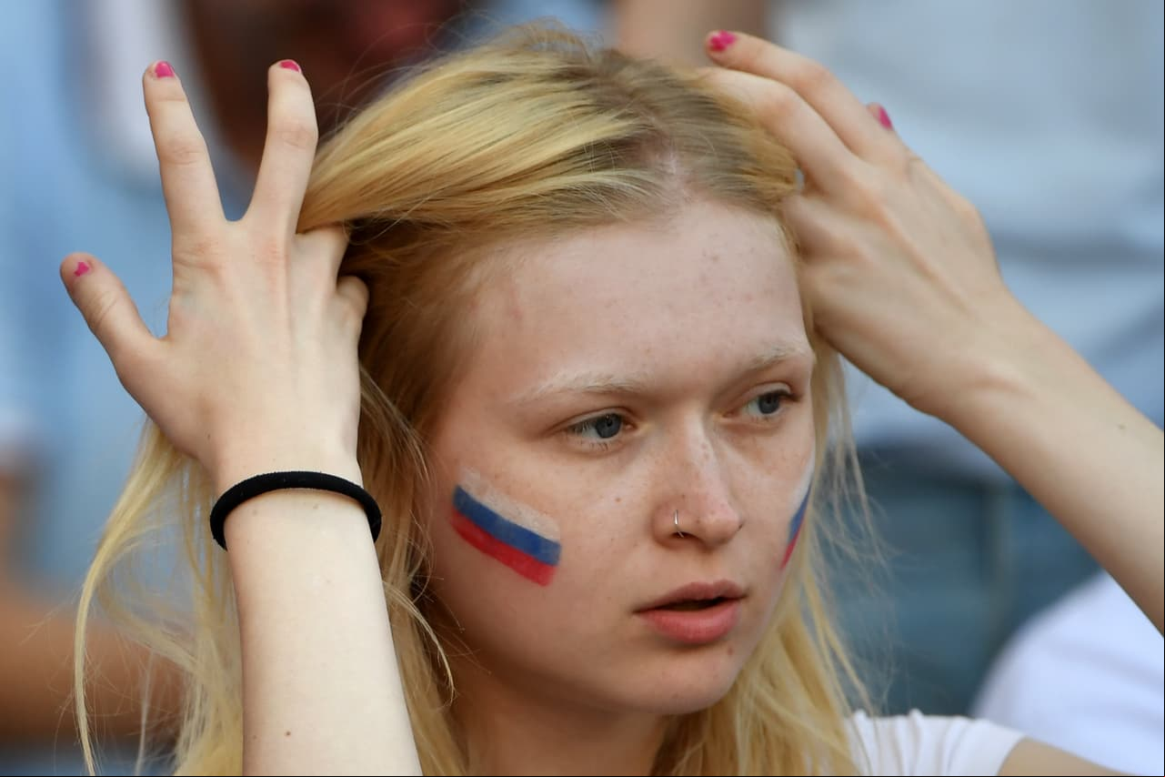 Ellas también gustan de la pasión futbolera. Mira las bellezas que disfrutaron la Eurocopa 2016 en Francia.
