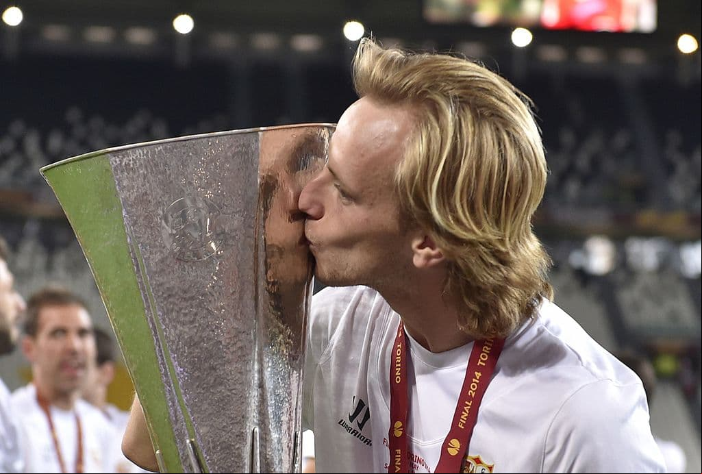 Levantó una copa de la Europa League, la tercera del club.
