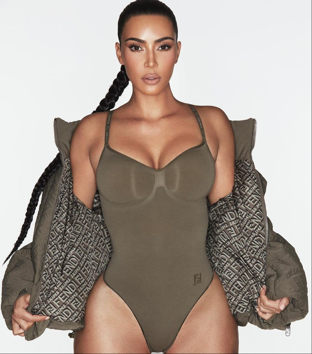 Leggings tendrá un costo de $ 1,100 y la colección también cuenta con una chaqueta acolchada de $ 2,950 justo a tiempo para el invierno.