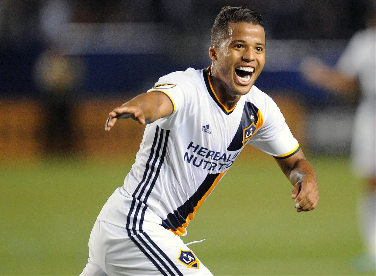 Giovani dos Santos: "He trabajado duro y estoy contento porque la afición está satisfecha conmigo"
