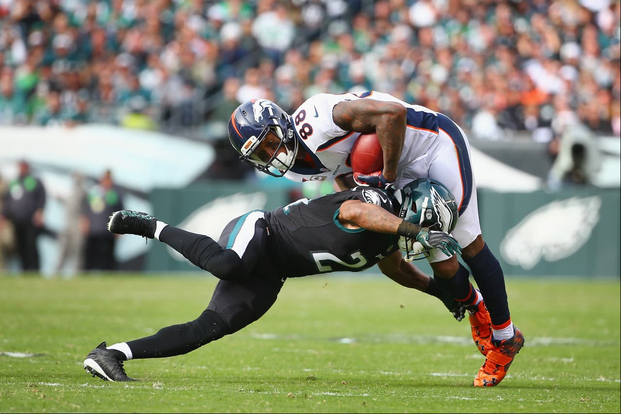 Por la ofensiva de Denver, sólo Demaryius Thomas tuvo un partido destacado tras sumar 70 yardas en 8 recepciones incluyendo una dentro de la zona de anotación.
