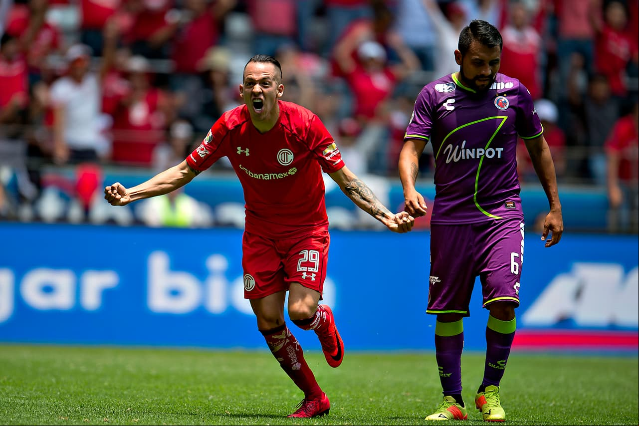 La fiesta por el segundo gol se prendió al minuto 34 del segundo tiempo con el tanto de Rodrigo Salinas.