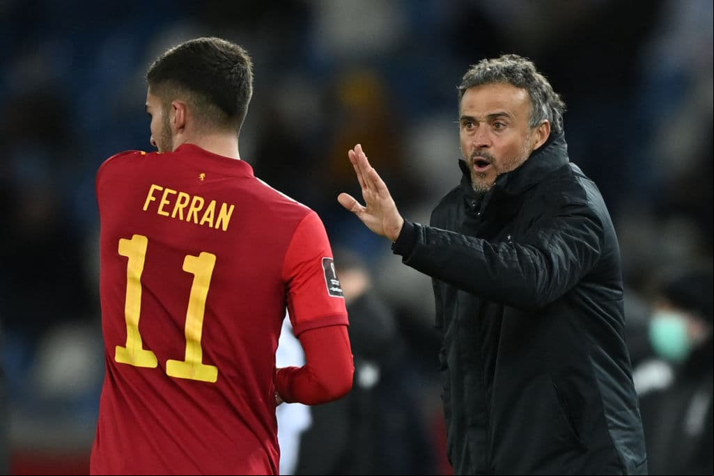 Luis Enrique ‘amenaza’ a Ferran Torres: "si hace el gesto del chupete lo cambio"