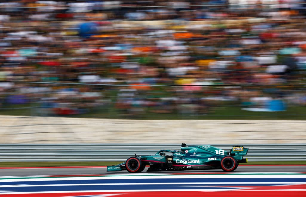 El piloto mexicano de Red Bull, Sergio Pérez, se quedó muy cerca de obtener su primera pole position en la Fórmula 1 este sábado durante la calificación para el Gran Premio de Estados Unidos de este domingo. El líder del mundial de F1 y compañero de equipo de 'Checho' Pérez, Max Verstappen, consiguió la pole en el que saldrá por delante del vigente campeón, el británico Lewis Hamilton, de Mercedes.