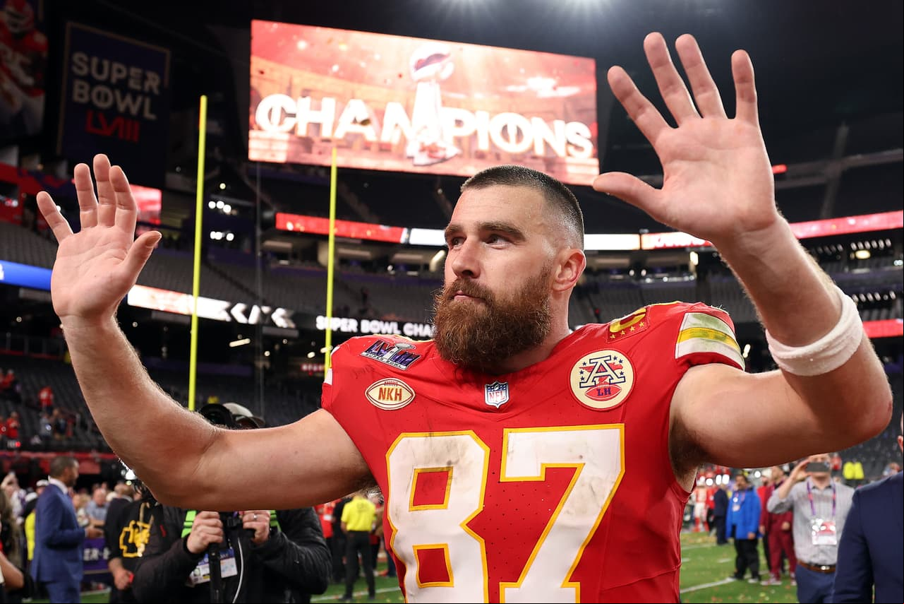 Travis Kelce se une a Taylor Swift y dona 100 mil dólares a víctimas del tiroteo