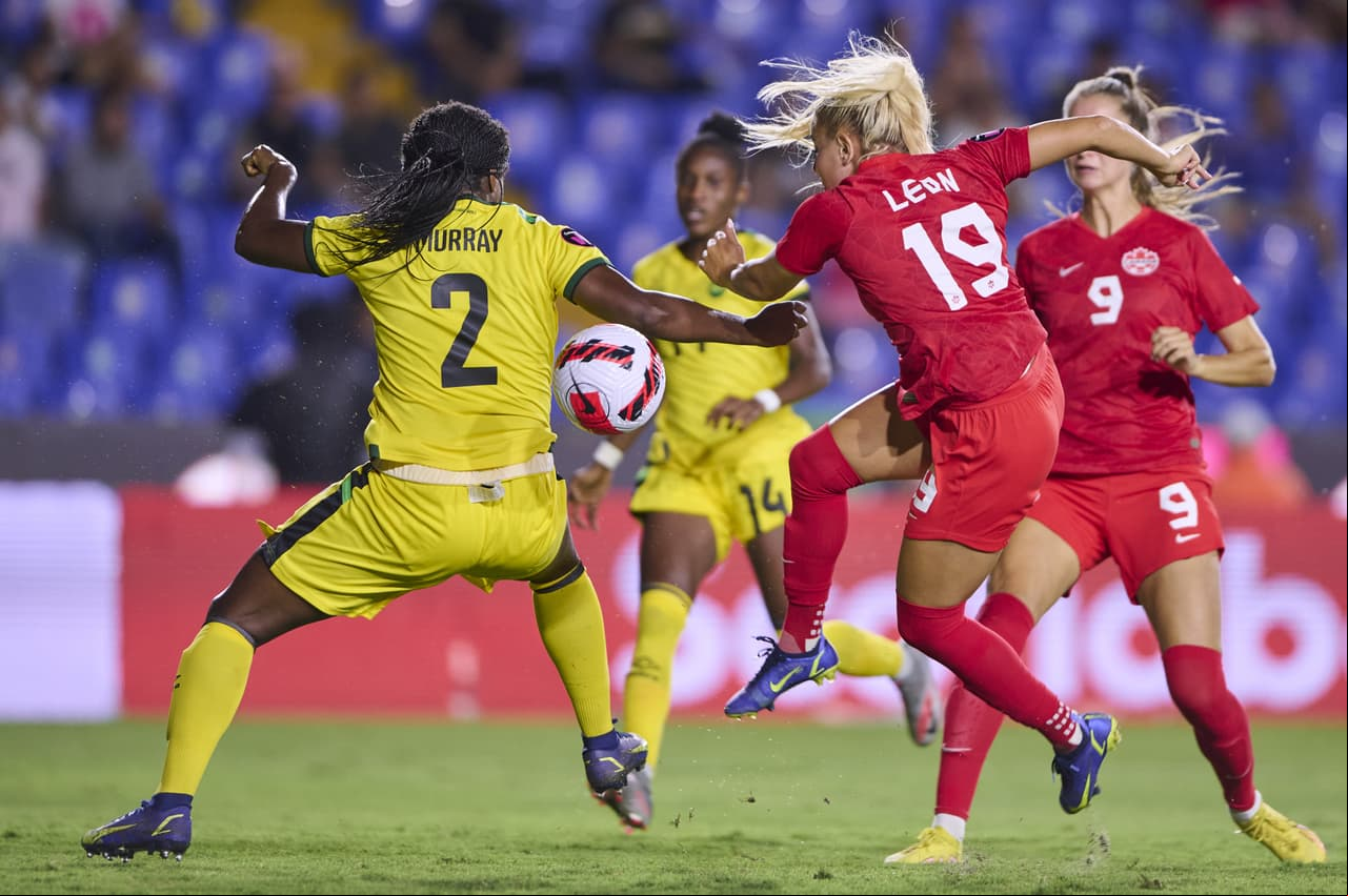 Con goles de Jessie Fleming al 18’, Allysha Chapman al 64’ y Adriana León al 76’, la selección femenil de Canadá goleó a Jamaica para avanzar a la Final del Premundial de Concacaf, donde buscará su boleto a los Juegos Olímpicos ante el Team USA.