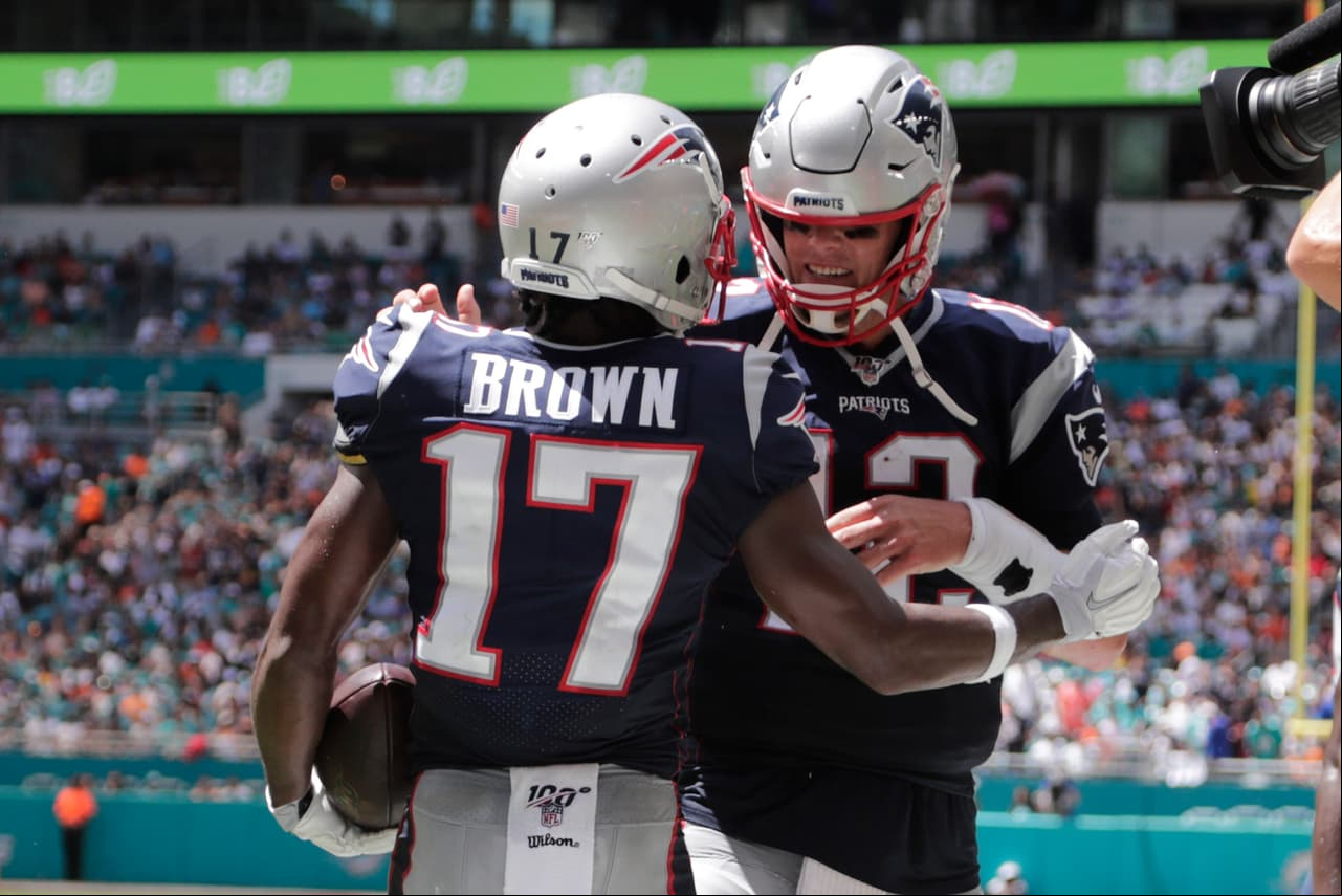 <b>Su último partido en la NFL</b>
<br>Fue el domingo 15 de septiembre de 2019, en Miami Gardens, Florida, cuando los New England Patriots se midieron ante los Miami Dolphins, ahí jugó Brown por última vez en la NFL, quizá en su historia.